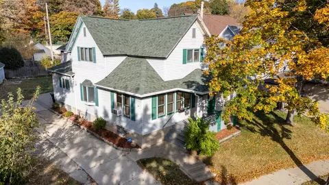 7216 St James, Wauwatosa, WI 53213