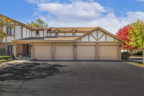 709 S Lake Shr #4A, Lake Geneva, WI 53147