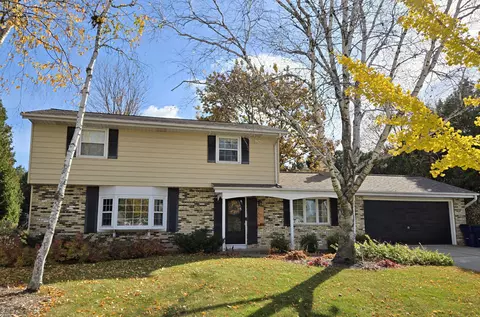 1651 S S Pne, Grafton, WI 53024