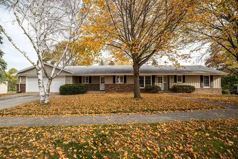 555 Ridge, West Bend, WI 53095
