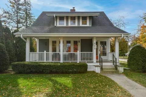 8239 Chestnut, Wauwatosa, WI 53213