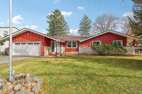 1147 Daisy, Oconomowoc, WI 53066