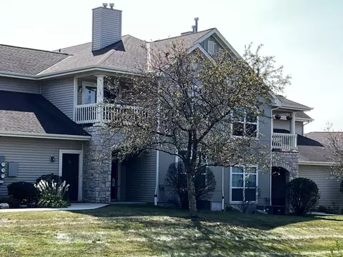 9301 S Cobblestone #G, Franklin, WI 53132