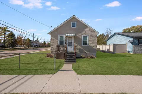 1002 Bellevue, Two Rivers, WI 54241
