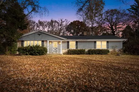 1424 Fiesta, Jackson, WI 53012