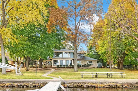 n23w28334 Beach Park, Delafield, WI 53072