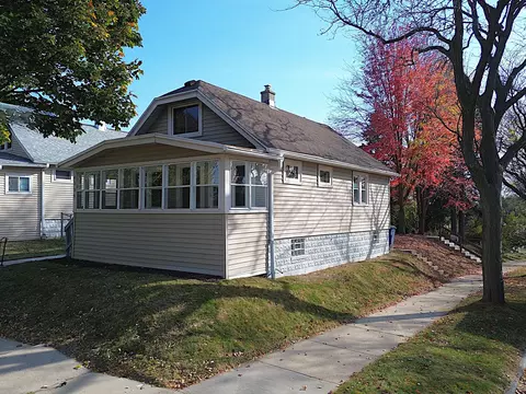 6235 W Dixon, Milwaukee, WI 53214
