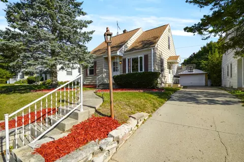 4802 W Fillmore, Milwaukee, WI 53219