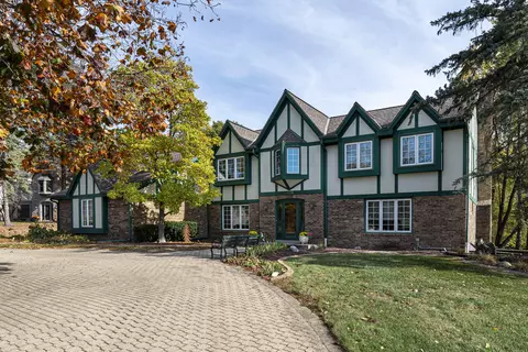 1420 Barrington Woods, Brookfield, WI 53045