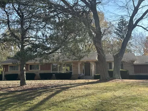 3907 W Scenic, Mequon, WI 53092
