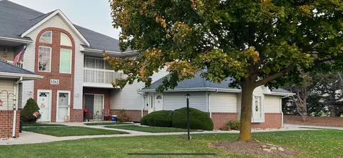 1262 Village Ctr #6, Somers, WI 53144