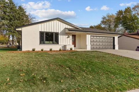 1920 Surrey, Grafton, WI 53024