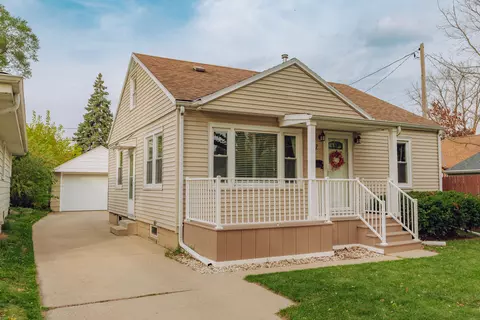 2517 S 94th, West Allis, WI 53227