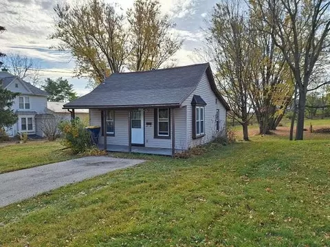 921 E Decker, Viroqua, WI 54665