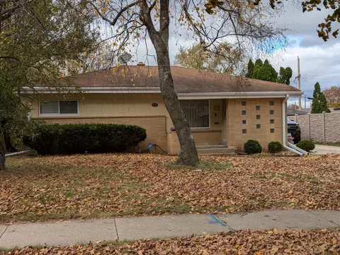 8712 W Ruby, Milwaukee, WI 53225