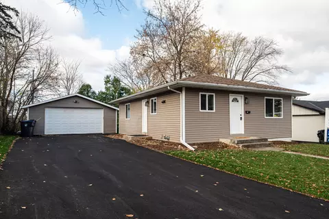 424 N Grandview, Waukesha, WI 53188