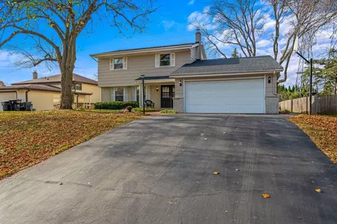 2835 N 118th, Wauwatosa, WI 53222