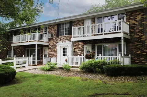 111 Heidel #4, Thiensville, WI 53092