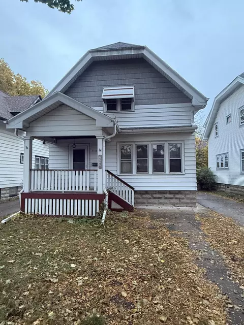 1112 N 69th, Wauwatosa, WI 53213