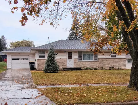 546 S 17th, West Bend, WI 53095