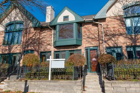 1034 E Ogden #2, Milwaukee, WI 53202