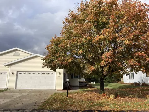 1524 Deer Brk, Two Rivers, WI 54241