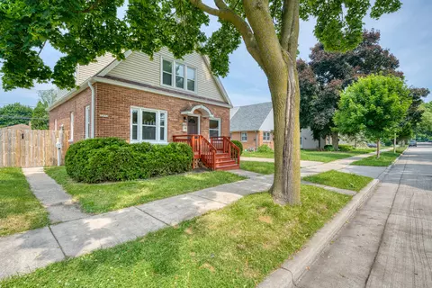 3265 S Griffin #A, Milwaukee, WI 53207