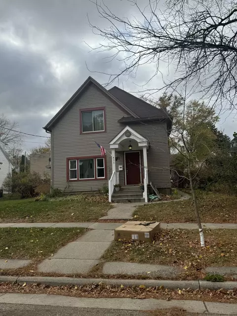 433 Edward, Burlington, WI 53105