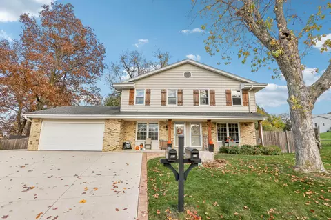 609 Grove #611, Waukesha, WI 53186