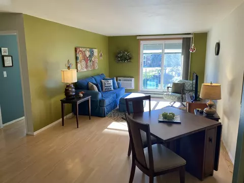 6143 W Howard #22, Greenfield, WI 53220