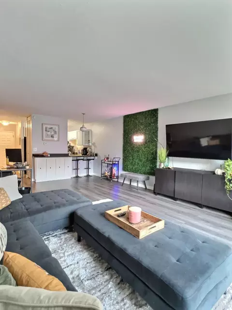 11927 W Appleton #15, Milwaukee, WI 53224