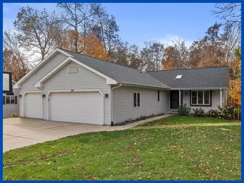 615 Lous, Slinger, WI 53086