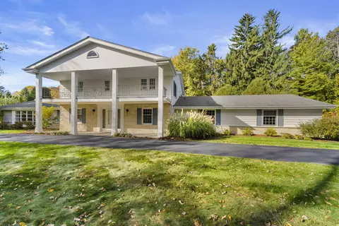 8025 N N Bch, Fox Point, WI 53217