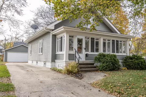 1003 Beechwood, Waukesha, WI 53186