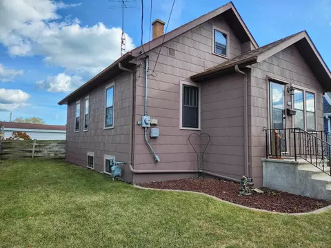 1805 Emmet, Two Rivers, WI 54241