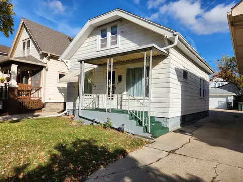 1648 S 81st, West Allis, WI 53214