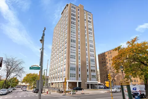 1707 N Prospect #11D, Milwaukee, WI 53202