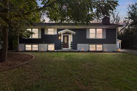 2655 Holly Grv, Racine, WI 53402