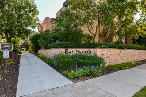 1906 E Shorewood #157, Shorewood, WI 53211