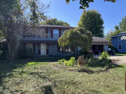 8521 W Elm, Franklin, WI 53132