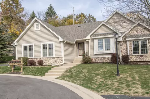 202 Endfield #20, Waukesha, WI 53186