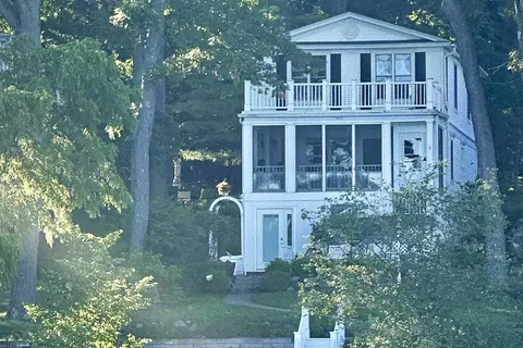 453 Outing, Williams Bay, WI 53191
