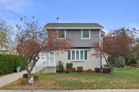 2334 W Grange, Milwaukee, WI 53221