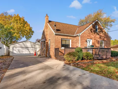 1126 N 12th, Manitowoc, WI 54220