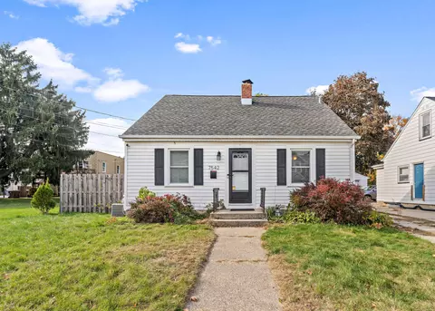 7542 17th, Kenosha, WI 53143