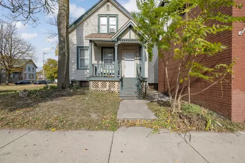 1826 W State #1826A, Milwaukee, WI 53233