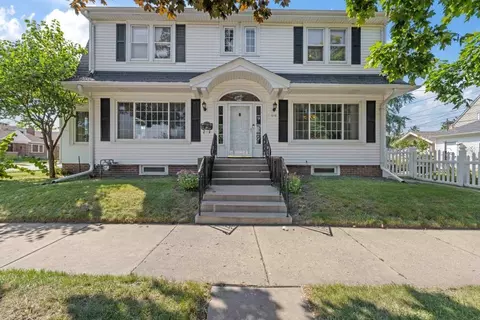 626 Arthur, Racine, WI 53405