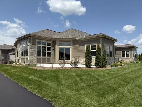309 Standing Stone #23-64, Waukesha, WI 53189