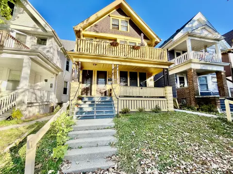 2736 N Cramer #2738, Milwaukee, WI 53211