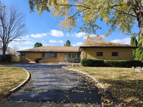 801 S 120th, West Allis, WI 53214